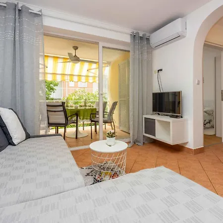 Beachfront In 45060 Apartamento